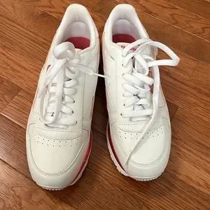 Redbox classic walking sneaker metallic red